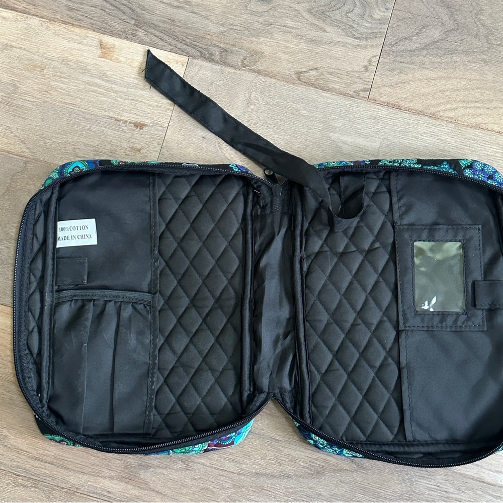 Vera Bradley Blue and Green Paisley Tablet Bible Bag - Picture 5 of 8